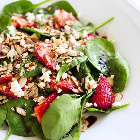 Erdbeer Spinat mit Feta